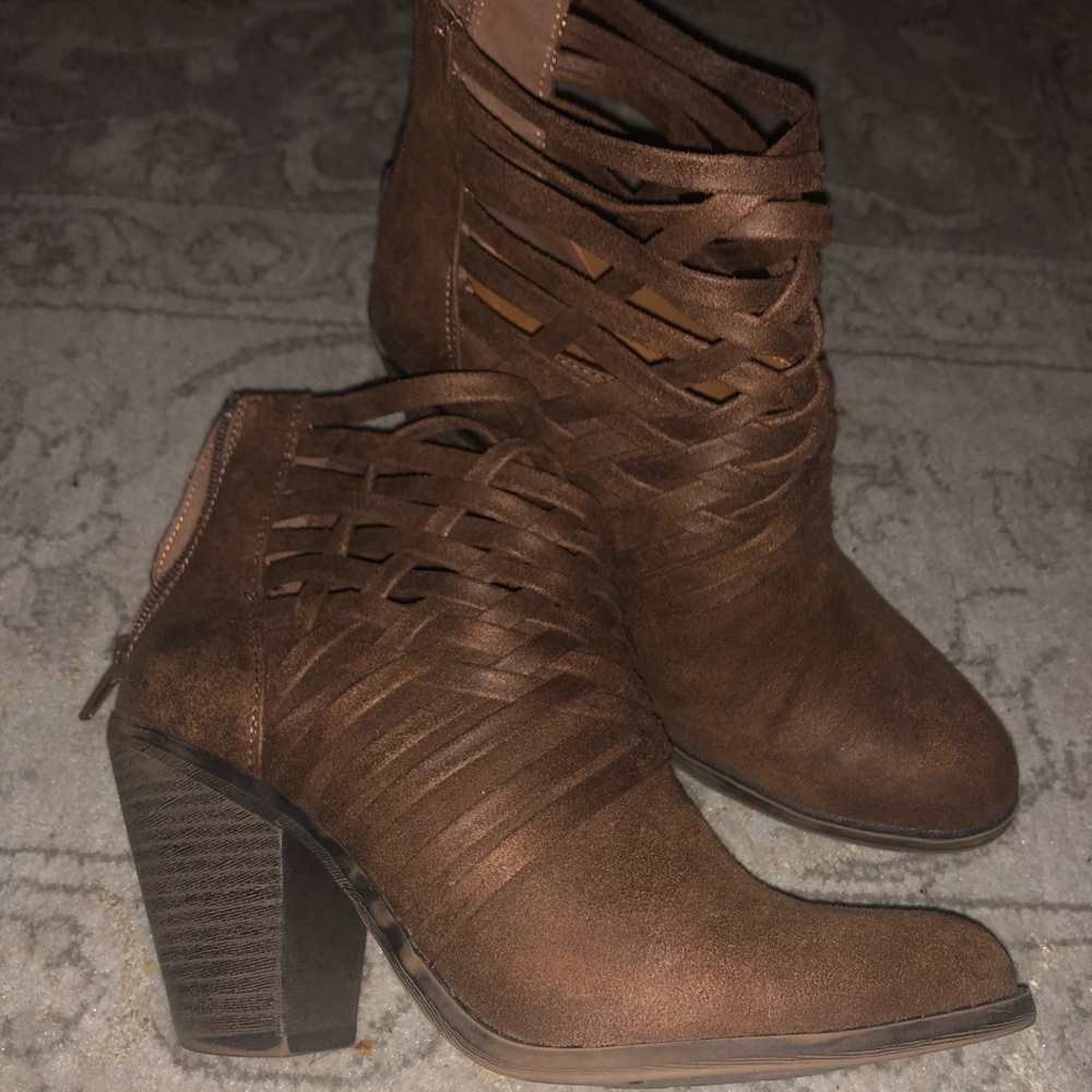 Fergie brown suede bootie